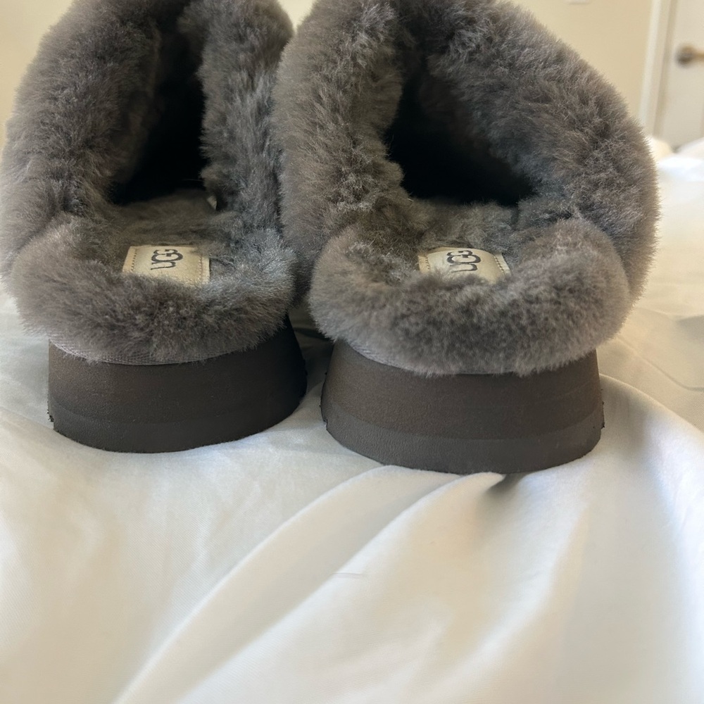 UGG Platform Gray Suede Fur-Lined Slippers - Picture 5 of 9